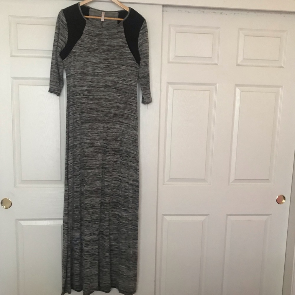 EUC Xhilaration Gray Marled Maxi Dress